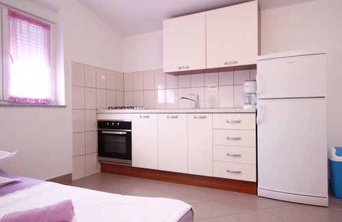Poljica Apartment | One bedroom apartment with terrace and sea view Poljica, Trogir (A-10010-b)