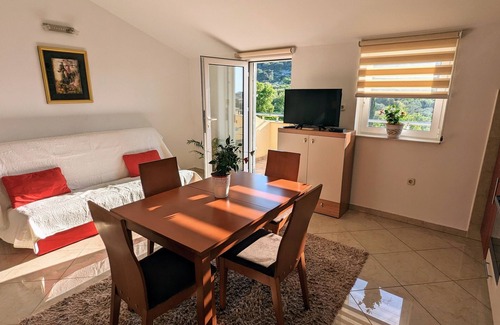 Susica Apartment | One bedroom apartment with terrace and sea view Murter (A-5100-a)
