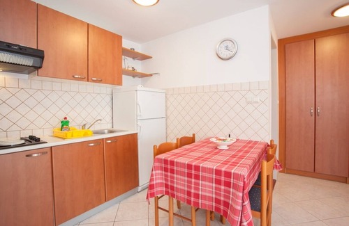 Punat Apartment | One bedroom apartment with terrace and sea view Punat, Krk (A-17857-c)