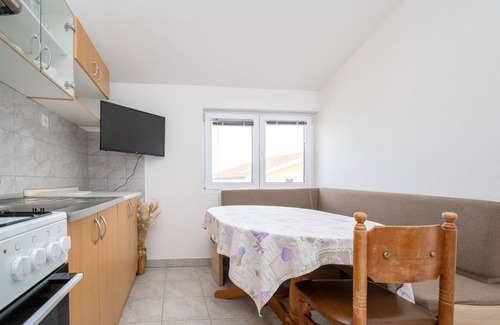 Tkon Apartment | One bedroom apartment with terrace and sea view Tkon, Pašman (A-17360-b)