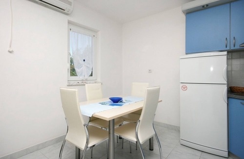 Pinezici Apartment | One bedroom apartment with terrace Pinezići, Krk (A-5464-d)