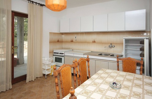 Tice Apartment | One bedroom apartment with terrace and sea view Nemira, Omiš (A-4834-a)