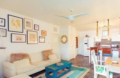 Port Elizabeth Apartment | One Bedroom Beachview Apartment w/Pool