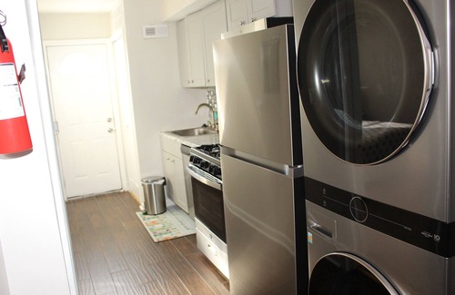 Northeast Condo | One bedroom condo close to H St