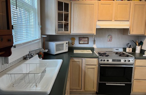 Esplanade Ridge Cottage | One bedroom cottage in a fantastic New Orleans neighborhood!