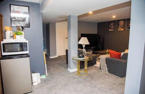 East Kildonan House | One-bedroom guest suite with private entry