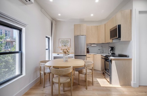 Williamsburg Hotel | One-Bedroom Penthouse Apartment in PRIME Williamsburg!