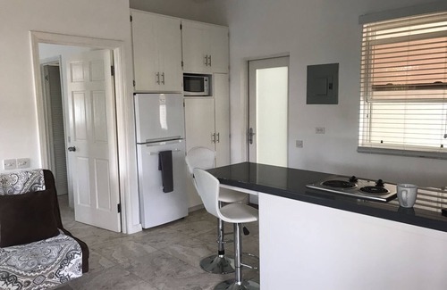 Marine Gardens Cottage | One bedroom self contained cottage