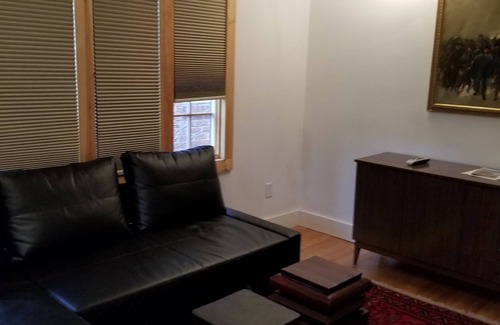 Saugerties Apartment | One bedroom suite in Saugerties village