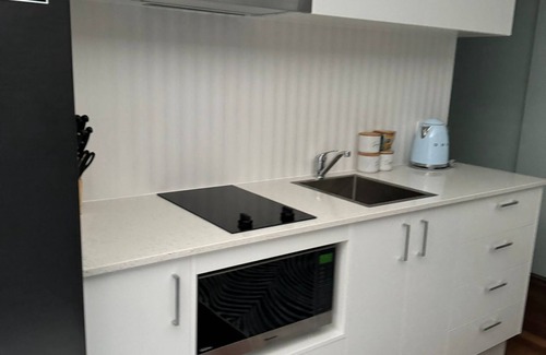 Valentine House | One Bedroom Wombat Lodge