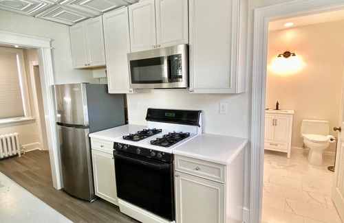 Ventnor City Apartment | One block to the beach/one block to Margate/steps to restaurants