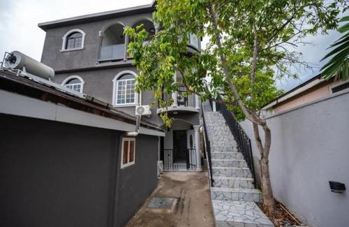 St.Bran's Burg House | One Love Luxuray Guesthouse