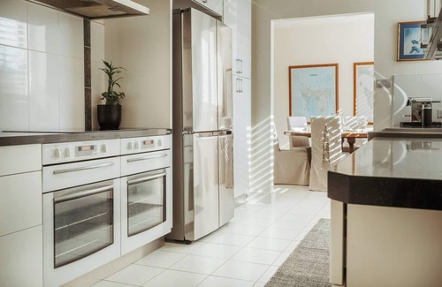 Devonport Apartment | ONE Luxury Apartment