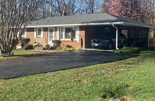 Daleville House | One mile off exit 150 on interstate 81 in Daleville Va . Sleeps up to 7 .