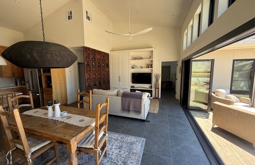 Concord Cottage | One-of-a kind wine country style in law unit, bright open sanctuary getaway
