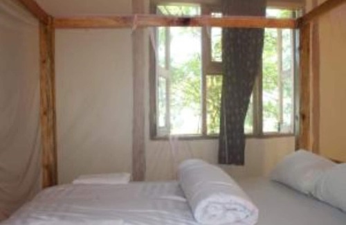 Kitojo Cabin | one of african kind
