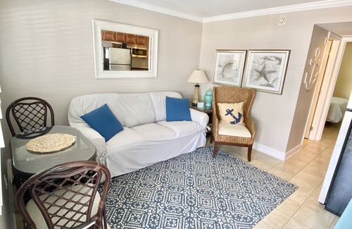 Avalon Condo | One of the best locations on Avalon's South end beach block at Ocean View Condos.