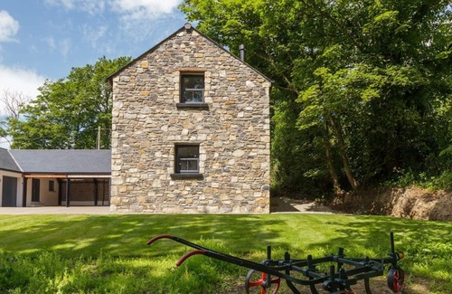 Derbyhaven Cottage | One of two immaculate holiday cottages located together in a rural location in the south of the isla