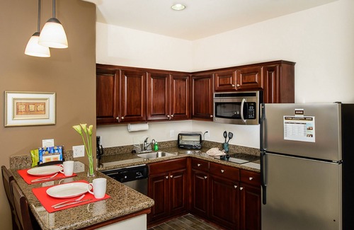 Webster Apartment | Only 10 Minutes from NASA | Free Breakfast