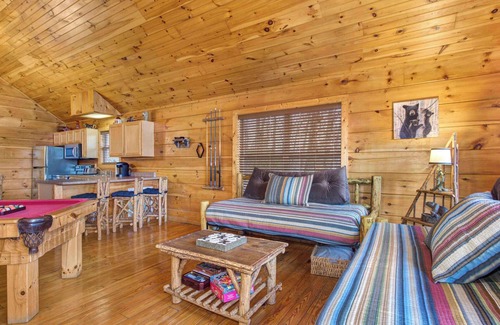 Caton Cabin | Only Dreamin' | Cabin w/Private Hot Tub