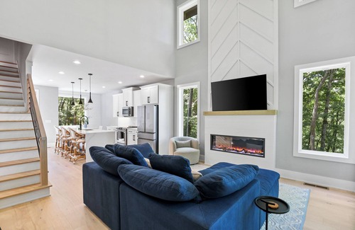 Morganton Cabin | Only Good Karma. A Luxurious Mountain Retreat