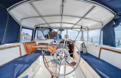 Puerto Aventuras Boat Rental | Only you onboard - Walk to beach & downtown