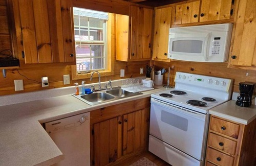 Gilbert House | Opacare Getaway 0.4mi to Marina