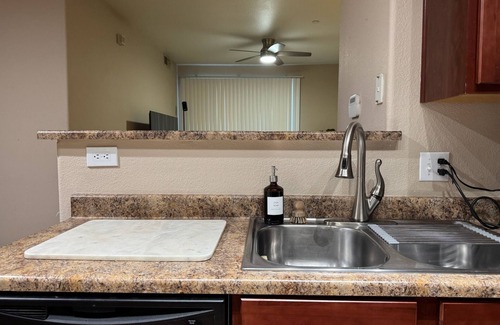 Encanto Condo | Opal Stone-Cozy 1-bedroom condo AC, WiFi full kitchen close to downtown Phoenix