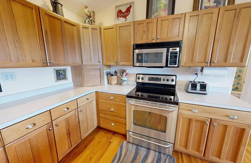 Tallassee Cabin | Open Concept 4 Bedroom Log Home with Awesome Mountain Views - SEE VIDEO TOUR