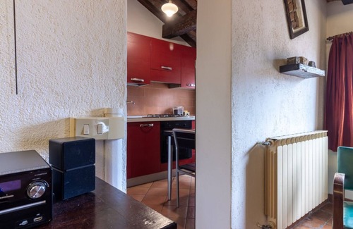 Ferrara Historic Centre Apartment | Open space studio apartment located on the second floor of a building, without lift, of 61 m2, there are 3 flights of stairs.It accommodates 5 people with a double bed, a single folding bed (openable) and a double sofa bed.It is located in the ancient he