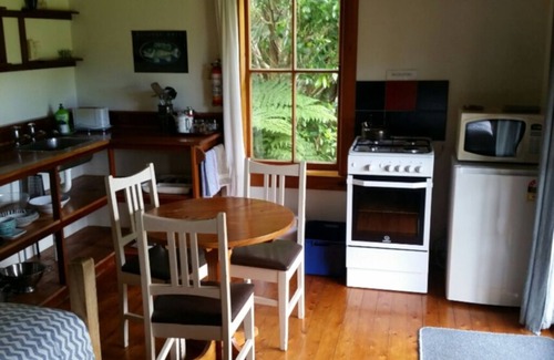 Collingwood Cottage | Opua Garden Cottage, sleeps 3