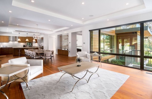 West Vancouver Villa | Opulent Retreat Pool, Spa, Hot tub & Theater