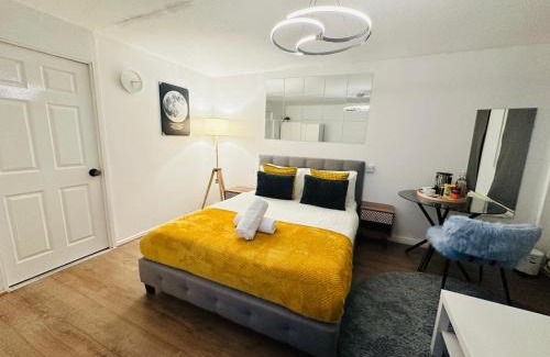 Tower Hamlets House | Opulent Retreat