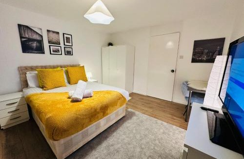 Tower Hamlets House | Opulent Retreat