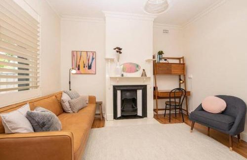 Orange House | Orana Cottage