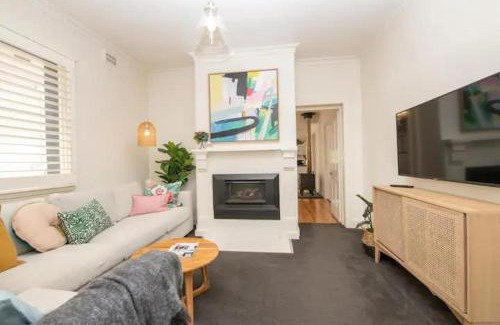 Orange House | Orana Cottage