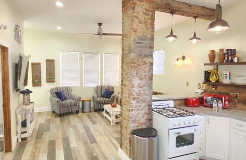 Indianapolis Apartment | Orange Delite