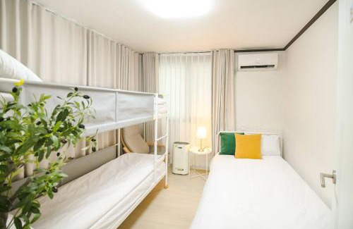 Seochon House | Orange house1