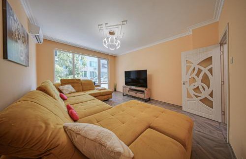 Lozenets Apartment | Oranssi Sunset - Free Parking