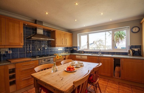 Wadebridge House | Orchard House, 5 Star Contemporary and Spacious Holidays in Wadebridge Cornwall.