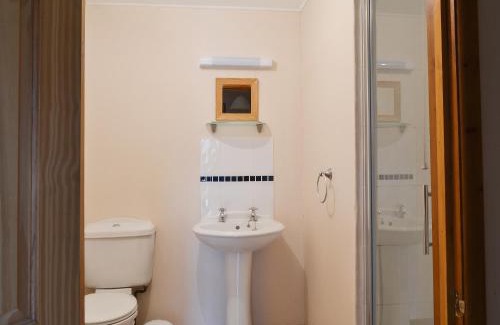 Potter Heigham House | Oregano - E4483