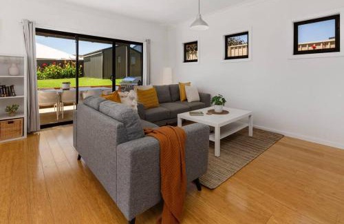 Sellicks Beach House | Oriana Grande- 5 Bdrm Sleeps 14 Beach View Wifi