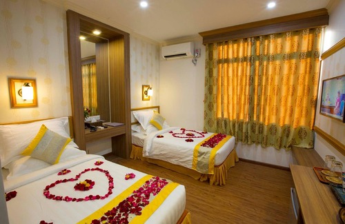 Mandalay Hotel | Orient Hotel