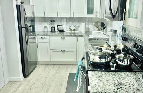 Pine Castle House | Orlando Airport-5 miles-Charming 2-bedroom, 2 bath-HS Business Internet