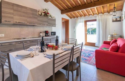 Cascine-La Croce Villa | Orlando, private pool house, A/C, WiFi. Lucca.