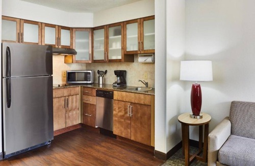 Airport North House | Orlando suites with an MCO airport shuttle !