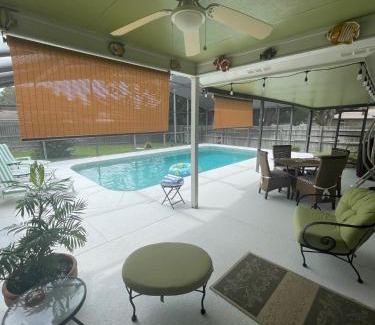Deltona Lakes House | Orlando Theme Parks - Port & Cape Canaveral - Cocoa Beach - Daytona Beach