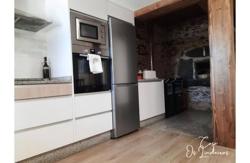Arzua House | Os Lindeiros House