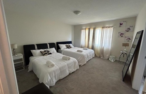 Thorold Apartment | Osho’s Place. Few minutes drive to Niagara Falls. Brand new town house