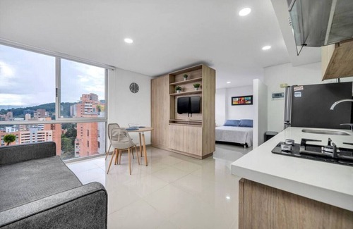 El Tesoro Apartment | Oslo 2411 · New 24th floor Apt - city view